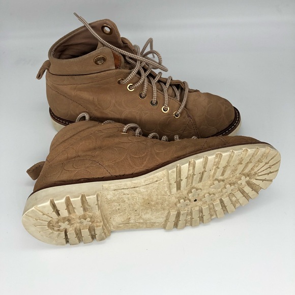 Coach - Picture 9 of 11